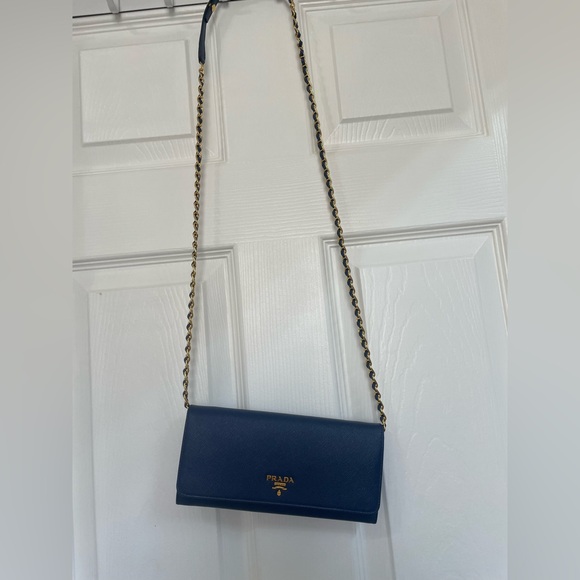 PRADA
Saffiano Metal Oro Chain Wallet Bleuette - Picture 3 of 8